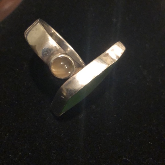 Bold Sterling Silver Green & White Sea Glass Ring - Picture 3 of 8